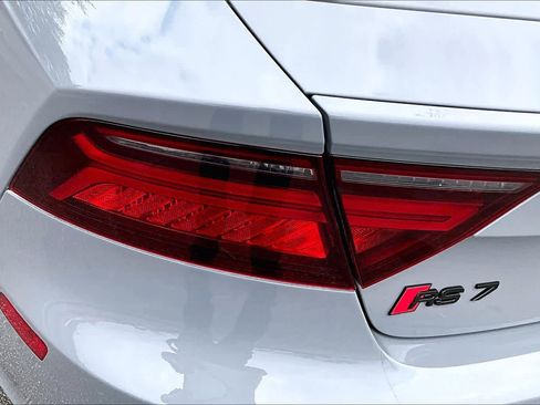 Used 2018 Audi RS 7 Performance w/ Driver Assistance Package image 27