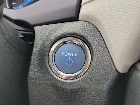 Used 2022 Toyota RAV4 XLE Premium image 34