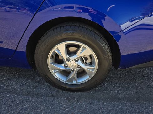 Used 2023 Hyundai Elantra SE image 30