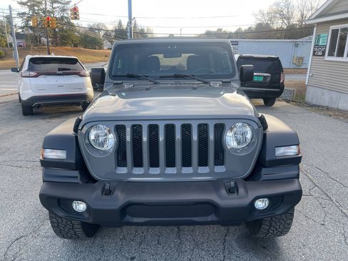 Used 2018 Jeep Wrangler Unlimited Sport S AWD/4WD image 3
