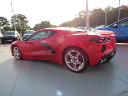 Used 2021 Chevrolet Corvette Stingray Preferred Cpe w/ 2LT RWD image 3