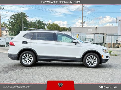 Used 2018 Volkswagen Tiguan SE w/ 3rd Row Seat Package AWD/4WD image 9