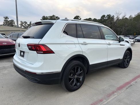 Used 2024 Volkswagen Tiguan SE image 10