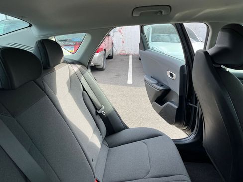 Used 2025 Kia K4 LXS image 36