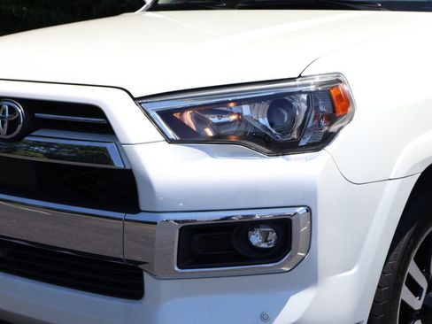Used 2022 Toyota 4Runner Limited AWD/4WD image 3