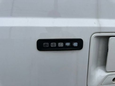 Used 2012 Ford F250 Lariat w/ Lariat Interior Pkg AWD/4WD image 30