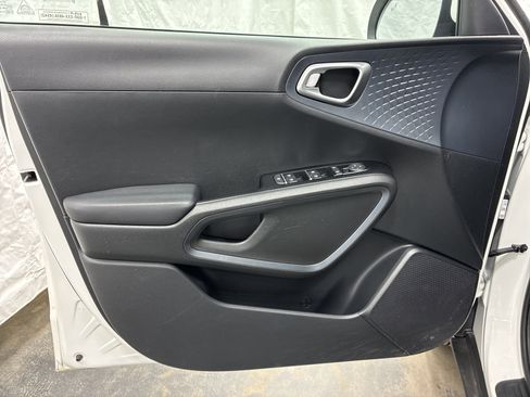 Certified 2023 Kia Soul EX FWD image 14