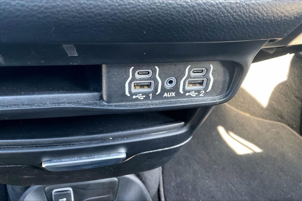 Used 2025 Chrysler Pacifica Select FWD image 15