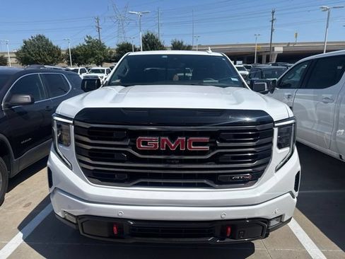 Used 2025 GMC Sierra 1500 AT4 w/ AT4 Premium Package AWD/4WD image 3