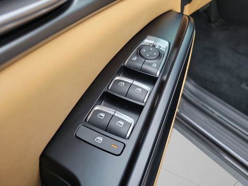 Certified 2024 Kia Carnival LX image 19