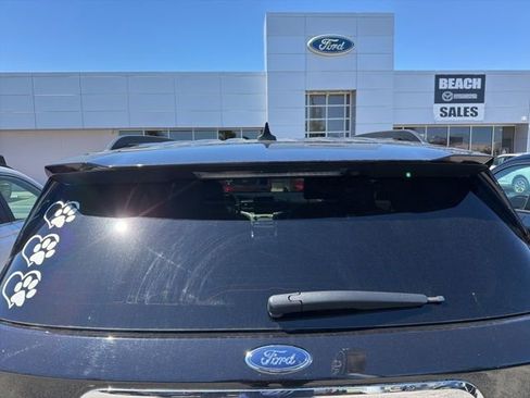 Used 2022 Ford Explorer XLT w/ Equipment Group 202A RWD image 8