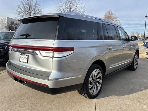 Used 2023 Lincoln Navigator L Reserve image 3