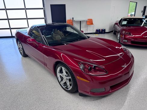 Used 2012 Chevrolet Corvette Coupe w/ 2LT Preferred Equipment Group RWD image 4