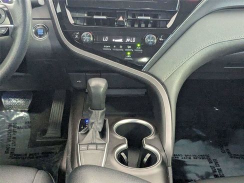 Used 2022 Toyota Camry LE w/ Convenience Package FWD image 40