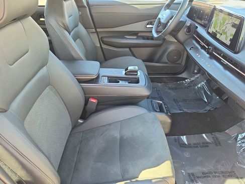 Used 2024 Nissan Ariya ENGAGE image 18