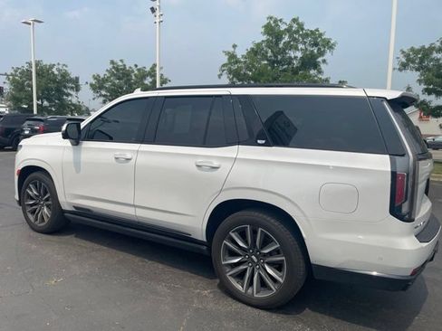 Used 2021 Cadillac Escalade Sport w/ Driver Assist Tech Package AWD/4WD image 3