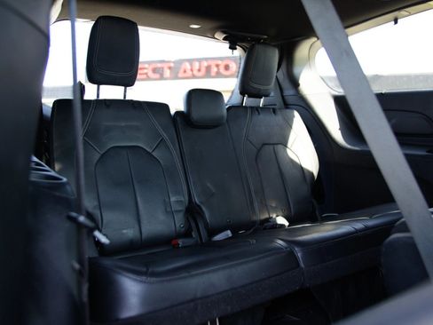 Used 2019 Chrysler Pacifica Touring-L w/ Advanced Safetytec Group FWD image 24