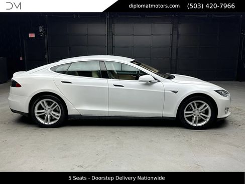 Used 2015 Tesla Model S 90D image 8