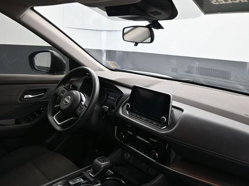 Used 2023 Nissan Rogue SV FWD image 12