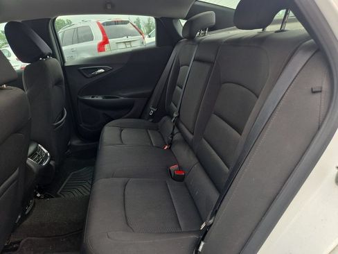 Used 2018 Chevrolet Malibu LT FWD image 12