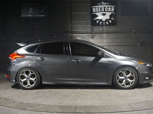 Used 2016 Ford Focus ST w/ Equipment Group 401A image 6