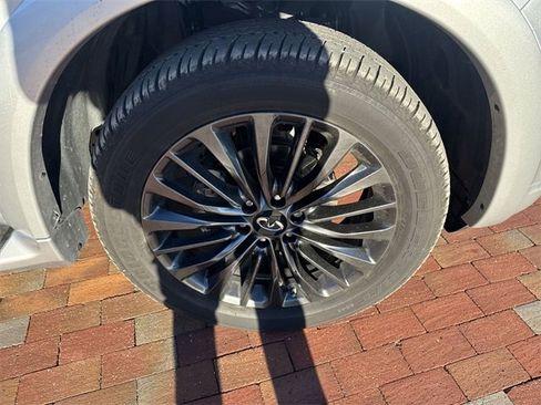 Used 2023 INFINITI QX80 Premium Select w/ Cargo Package image 18