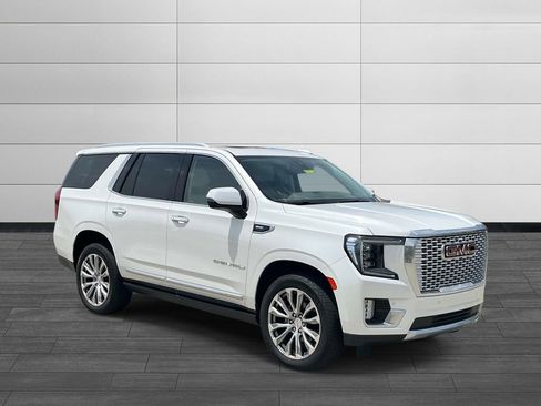 Used 2021 GMC Yukon Denali w/ Denali Premium Package AWD/4WD image 7