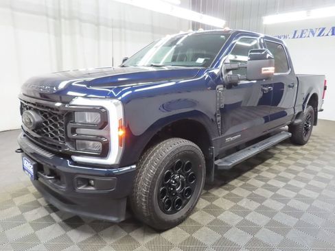 Used 2025 Ford F250 Lariat w/ Black Appearance Package AWD/4WD image 9