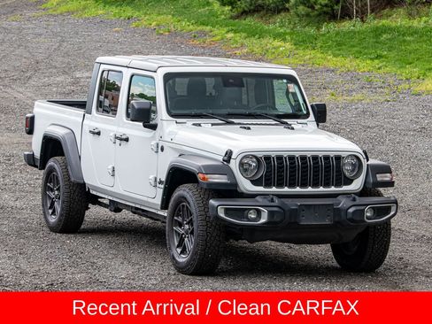 Used 2025 Jeep Gladiator Sport AWD/4WD image 12