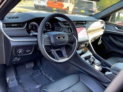 New 2025 Jeep Grand Cherokee L Limited w/ Black Appearance Package image 7