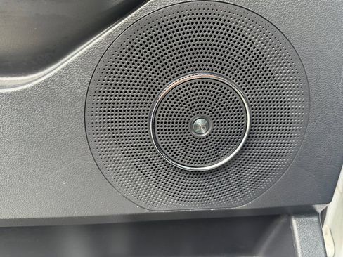 Used 2024 Ford Expedition Limited image 13