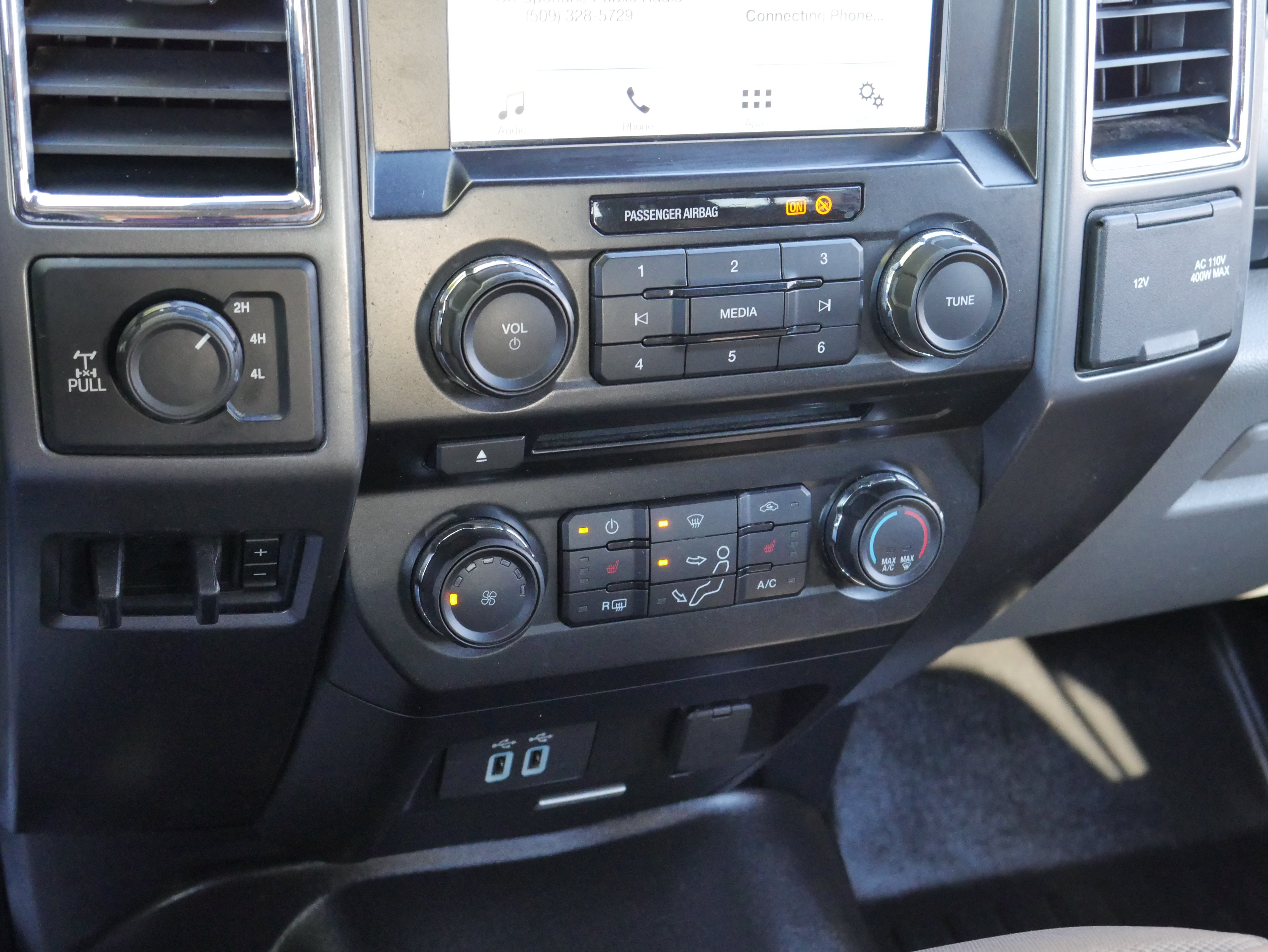 Used 2017 Ford F250 XLT w/ XLT Premium Package AWD/4WD image 14