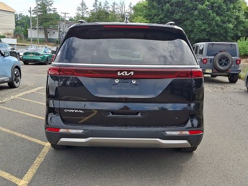 Certified 2023 Kia Carnival SX FWD image 6