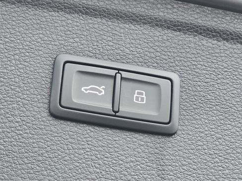 Used 2023 Audi Q5 2.0T Prestige w/ Prestige Package image 30