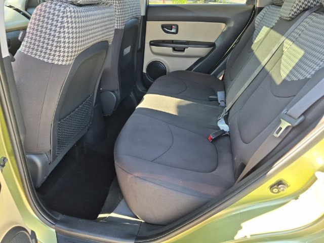 Used 2012 Kia Soul ! FWD image 28