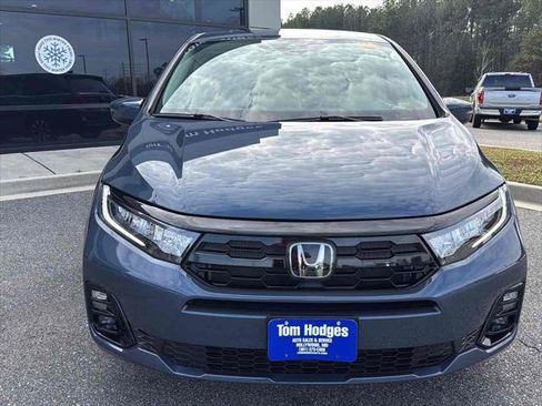 Used 2025 Honda Odyssey Elite image 2