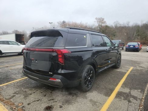New 2026 Kia Carnival SX w/ SX Dark Edition Package FWD image 7