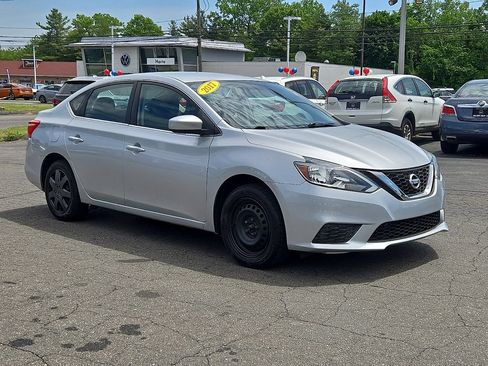 Used 2017 Nissan Sentra S FWD image 4