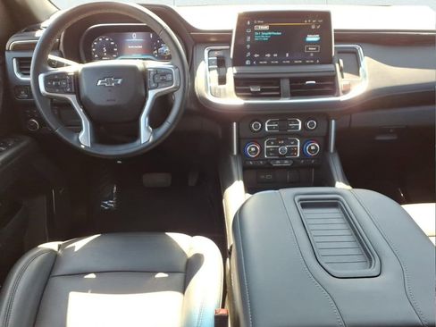 Used 2023 Chevrolet Suburban Z71 w/ Luxury Package image 14