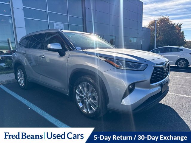 Used 2022 Toyota Highlander Limited AWD/4WD image 2