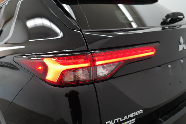 Used 2023 Mitsubishi Outlander SE AWD/4WD image 48