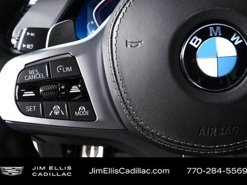 Used 2022 BMW X7 M50i image 11