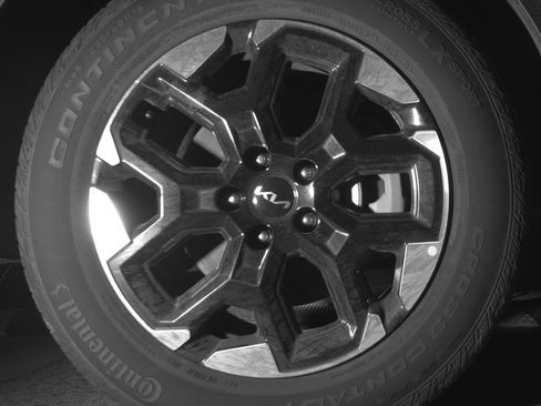 Used 2024 Kia Sorento S image 13