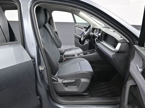New 2026 Volkswagen Tiguan SE AWD/4WD image 14