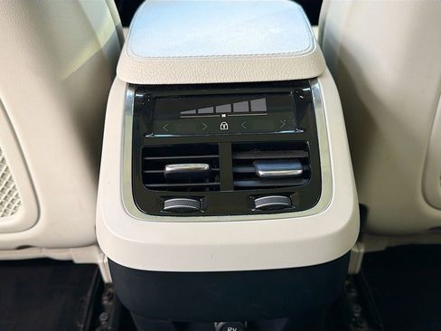 Used 2018 Volvo XC90 T6 Momentum w/ Convenience Package image 20