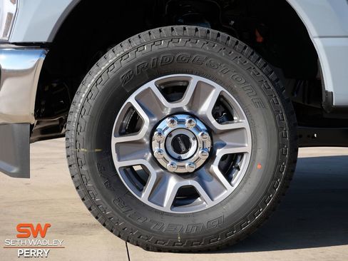 New 2026 Ford F250 Lariat w/ FX4 Off-Road Package image 9