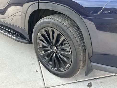 Used 2023 Toyota Highlander XSE image 8