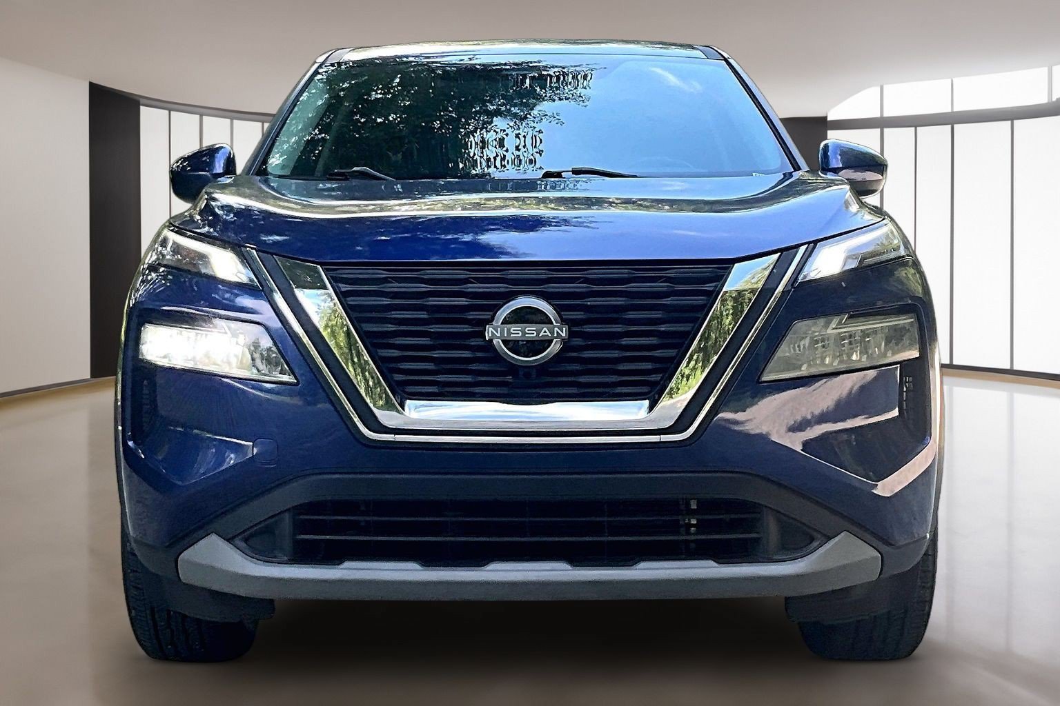 Used 2023 Nissan Rogue SV AWD/4WD image 2