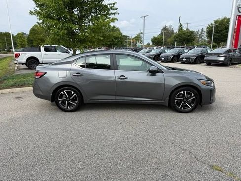 Used 2025 Nissan Sentra SV w/ All-Weather Package FWD image 4