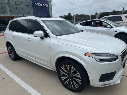 Used 2021 Volvo XC90 T6 Momentum w/ Protection Package Premier image 1